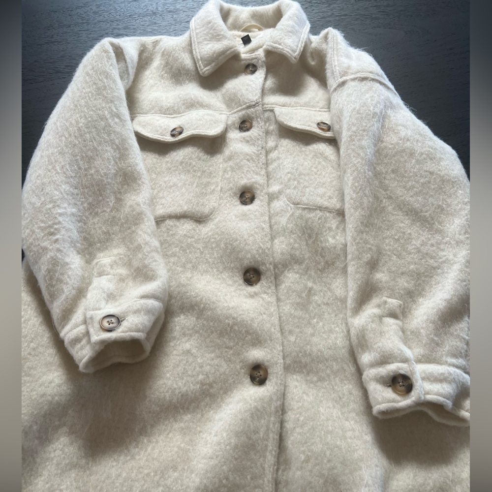 Universal Thread Cream Shacket | SZ L